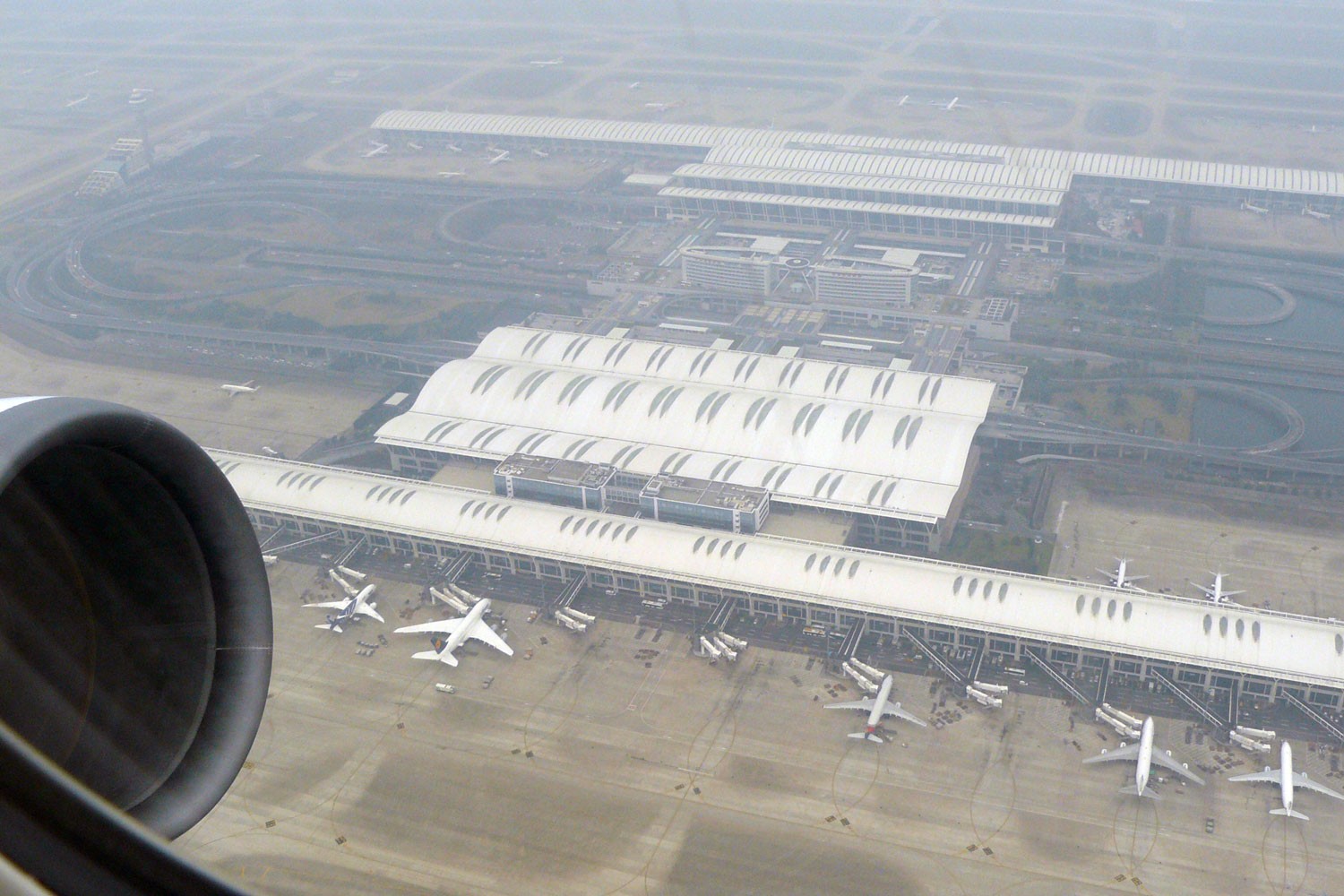 Shanghai Pudong Airport spotting report by Henry Tenby