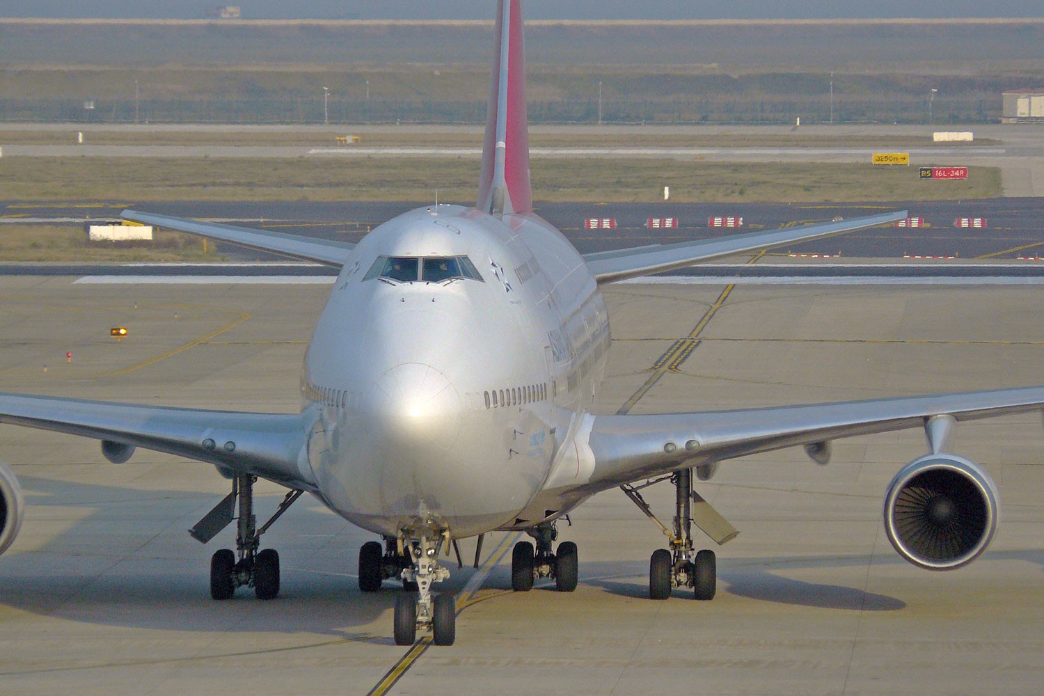 Shanghai Pudong Airport spotting report by Henry Tenby