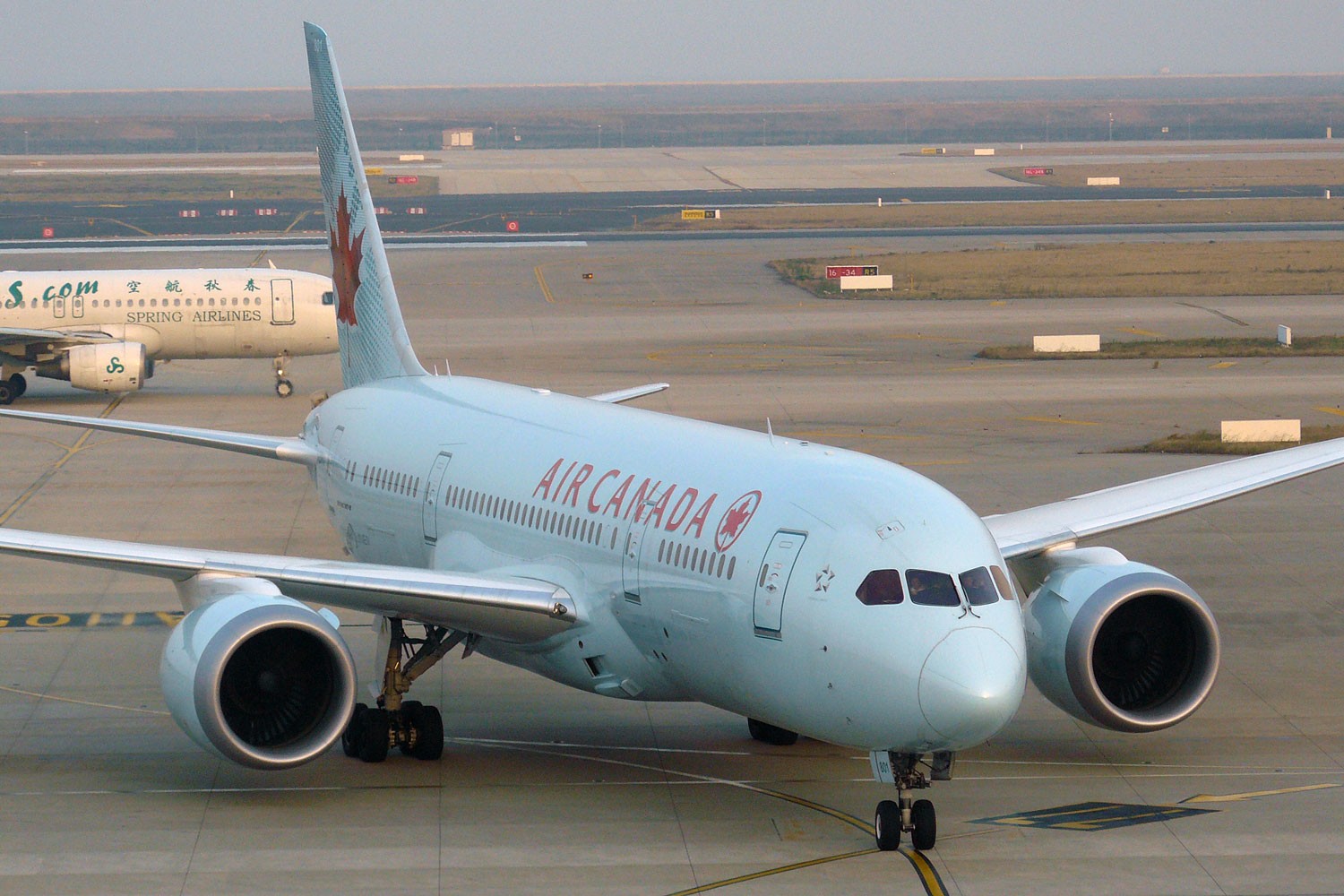 Shanghai Pudong Airport spotting report by Henry Tenby