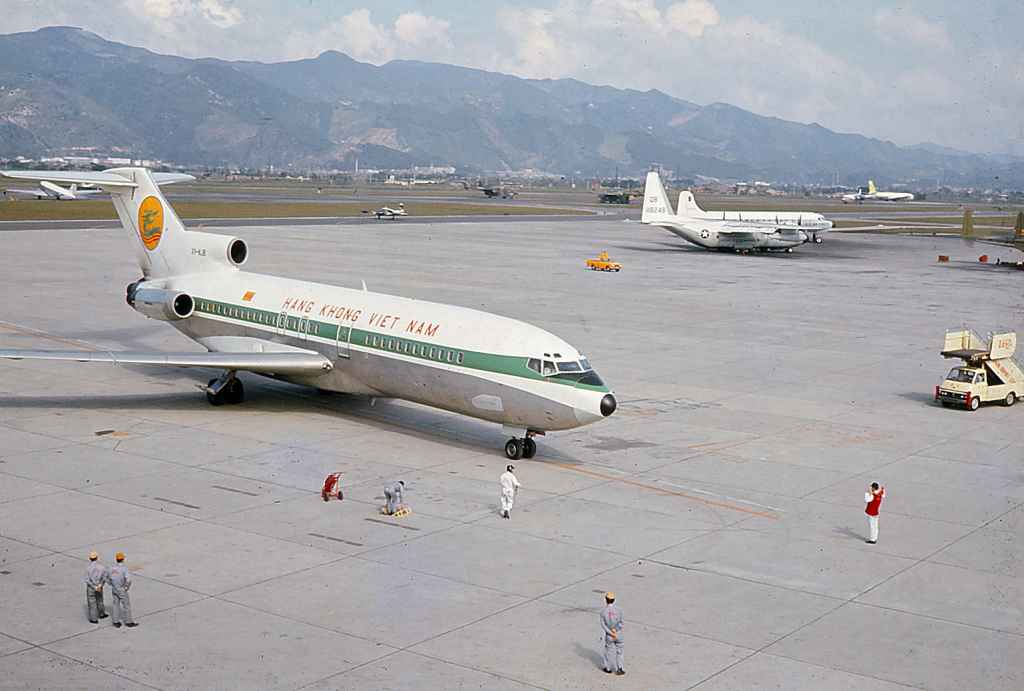 Hang Khong Viet Nam Airlines Boeing 727-100 at Taipei Sung Shan airport circa 1971. Most probably operating a sked service from South Vietnam.