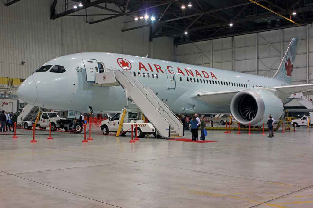 Air Canada 787 Dreamliner debut