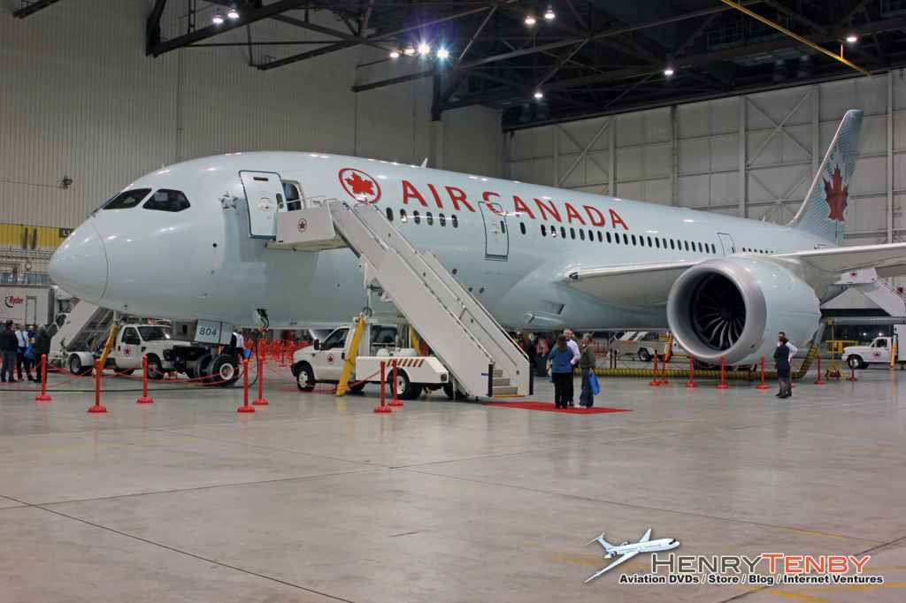 Air Canada 787 Dreamliner debut