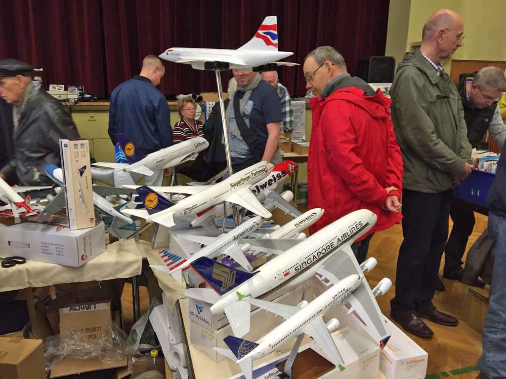 Alupa airline models of current manufacture on offer at Schwanheim aviation fair 2015. The wide bodes are 200-300 EUR each.