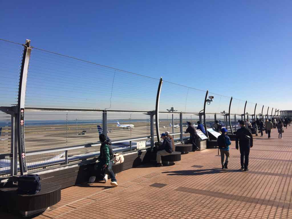 Massive open air obsdeck at Tokyo Haneda ANA Terminal 2