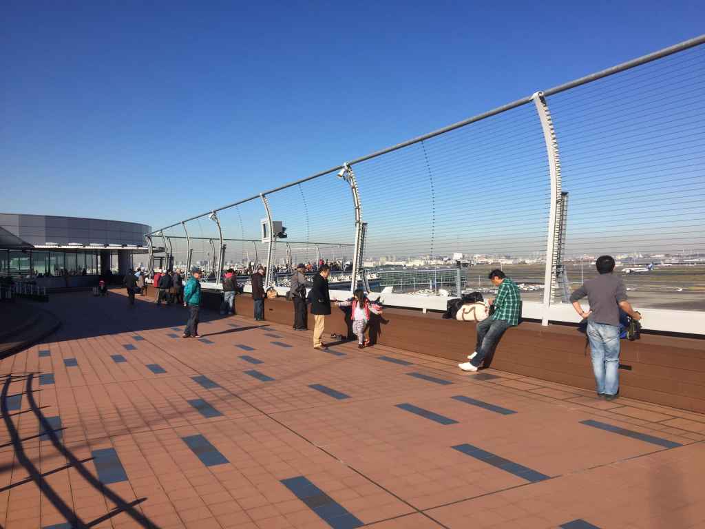 Lots of space on the obs deck at Tokyo Haneda International Terminal