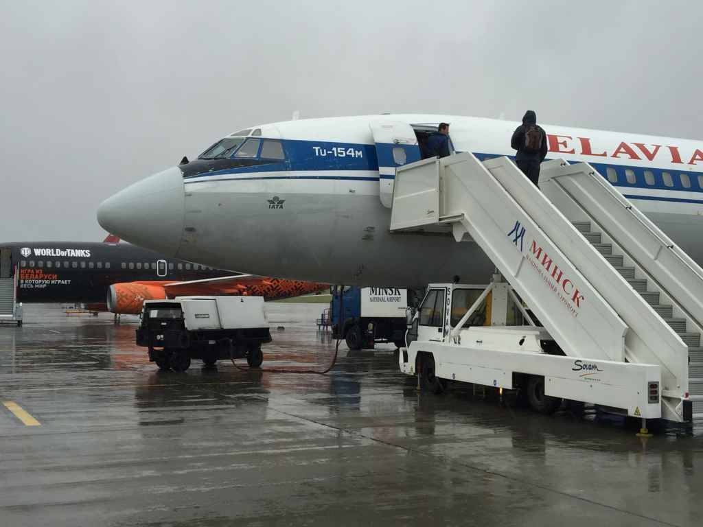 Waiting for the last of the aviation fans to deplane from the Tu-154 on the apron at Minsk.