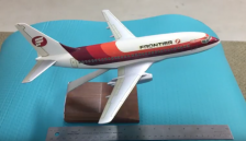 1/100 Frontier 737 model