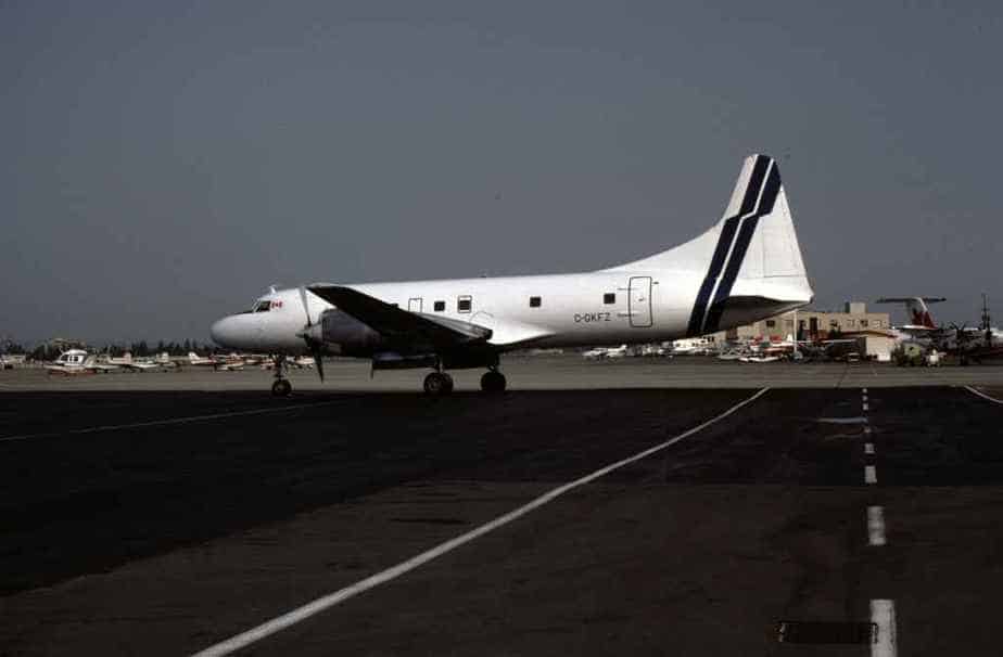 SP4642 Kelowna Purolater CV580 C-GKFZ YVR Nov1987