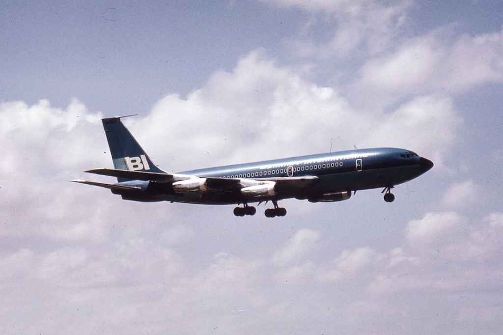 Braniff International Boeing 720 N107BN landing Miami circa 1971.