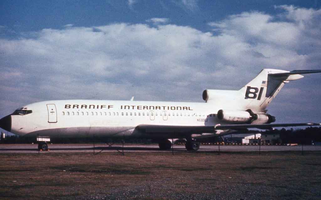 Braniff International 727-100 N530EJ leased aircraft early 1970s.