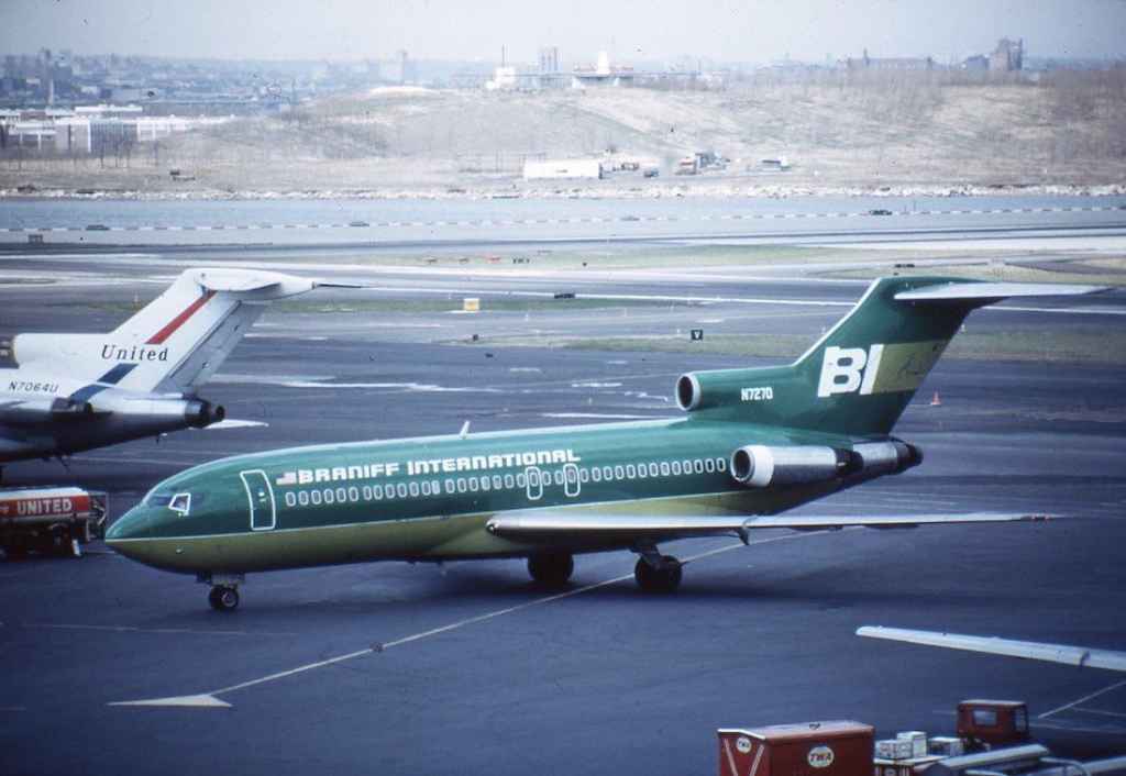 Braniff International 727-100 N7270 La Guardia early 1970s.