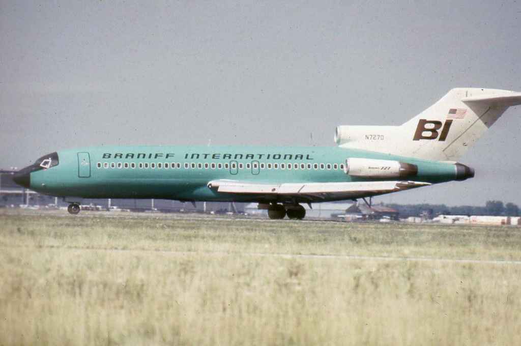 Braniff International Boeing 727-100 N7270 Dallas early 1970s.