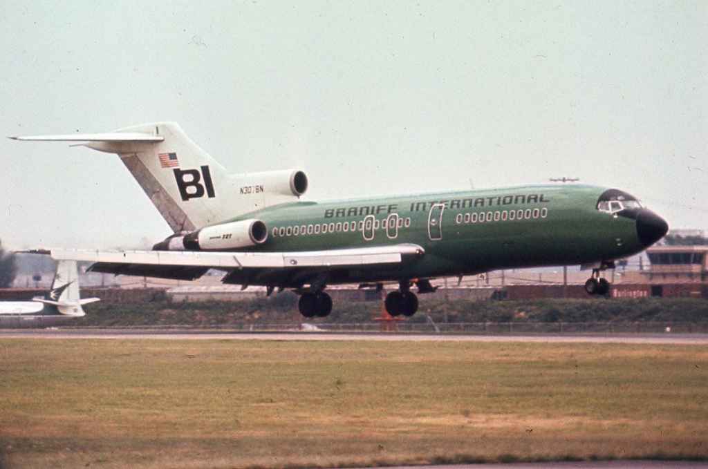 Braniff International Boeing 727-100 N307BN early 1970s.