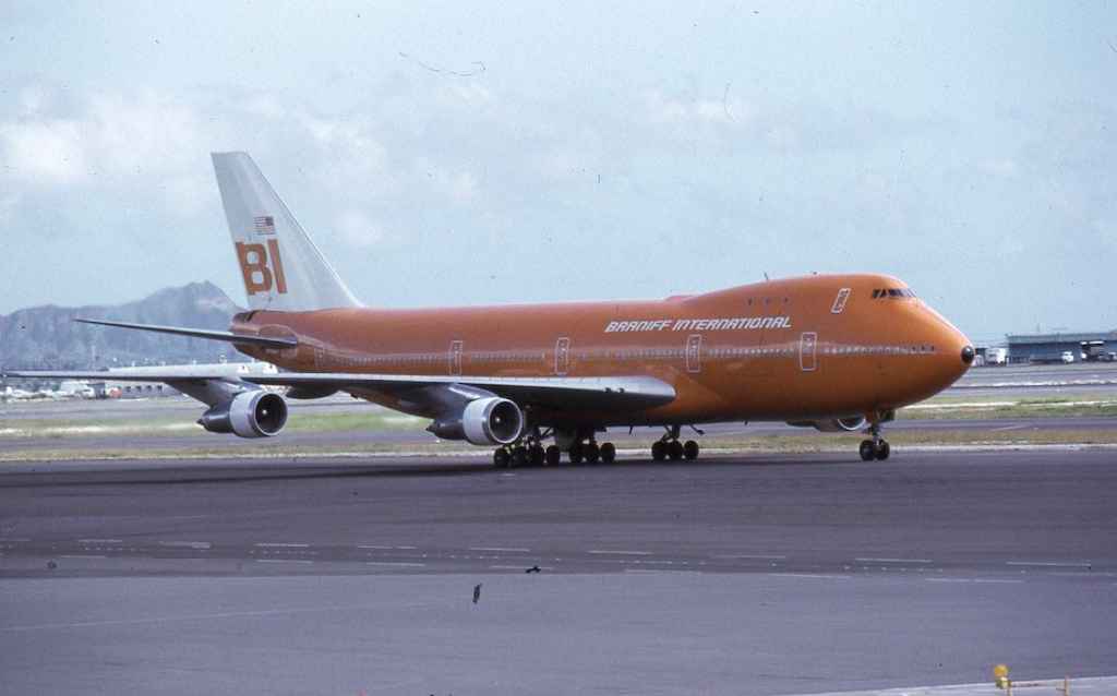 Braniff International Boeing 747 N601BN HNL FEB 1974.