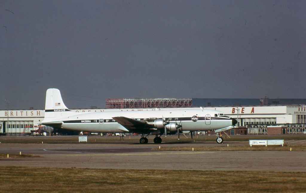 NASA C-118 N428NA LHR August 1973