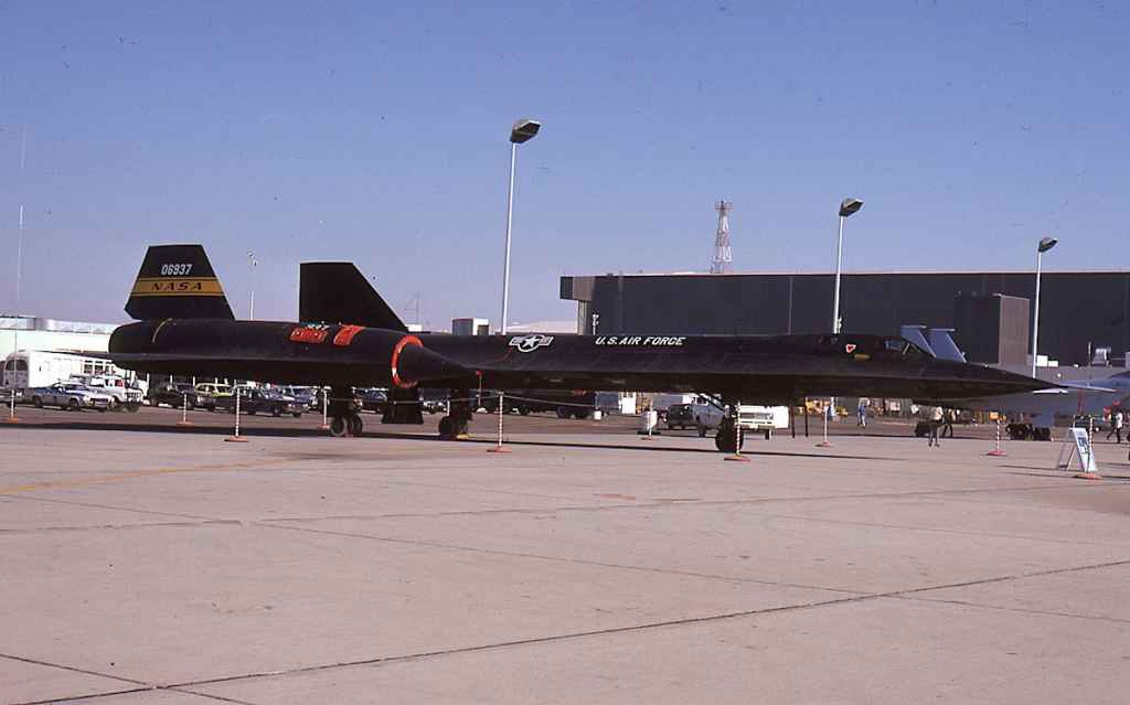 NASA YF-12 06937 Edwards AFB November 1974.