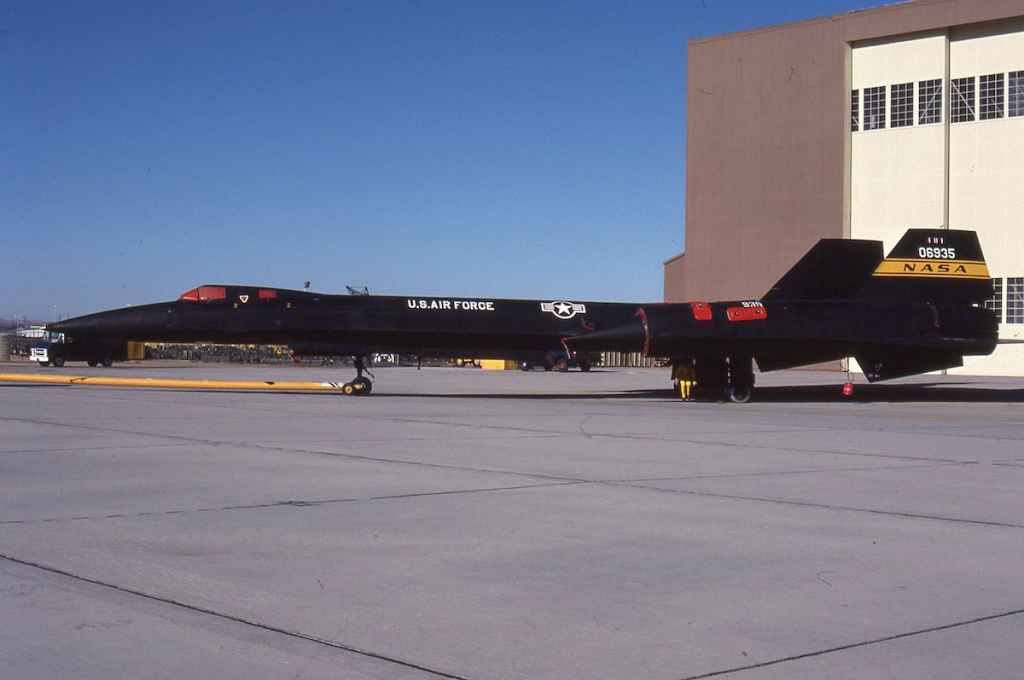 NASA YF-12A 70-6935 Edwards AFB November 1978.