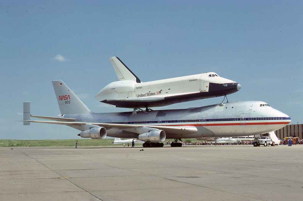 NASA 747 N905NA 20107 and Space Shuttle AUG 1979