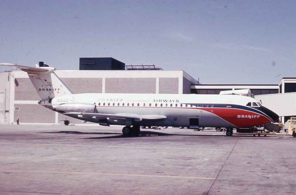 Braniff International BAC One Eleven N1543 1964.