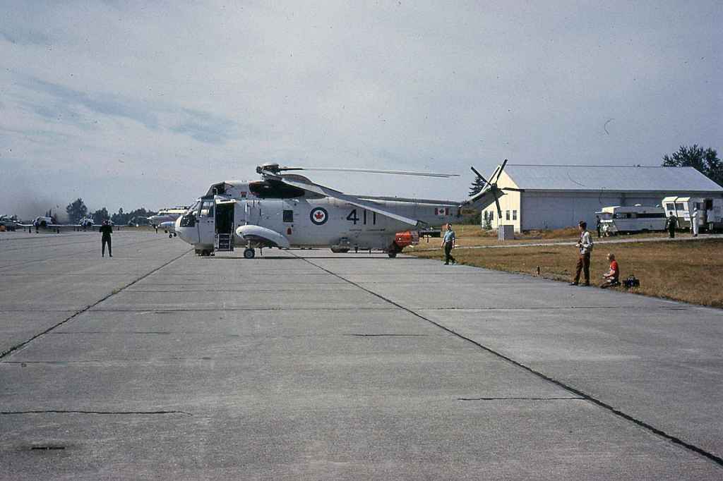 Canadian Armed Forces Sea King 12411 at Abbotsford Airshow August 1972. (Photo credit: Dr. John Blatherwick)