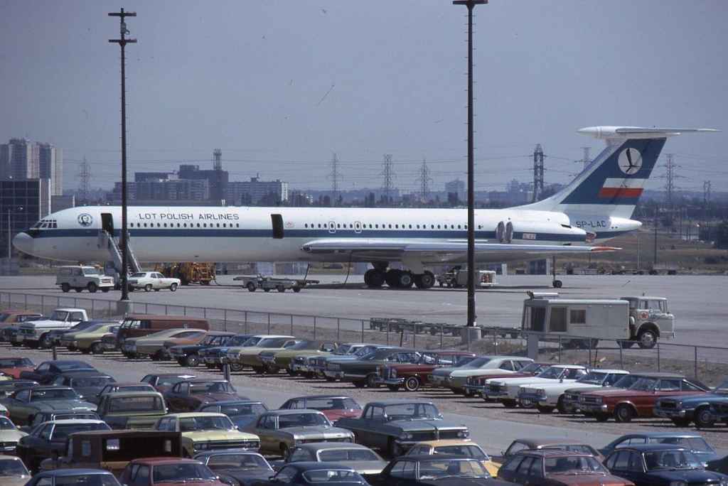LOT Polish Airlines IL-62 at YYZ February 1974 (Dr. John Blatherwick photo).