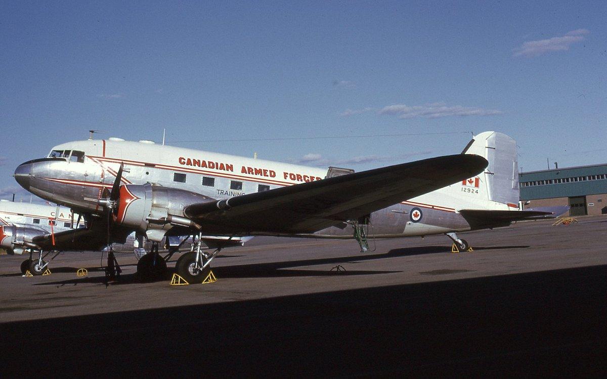 25 X RCAF Canadian Armed Forces C-47 Dakota photos Vintage