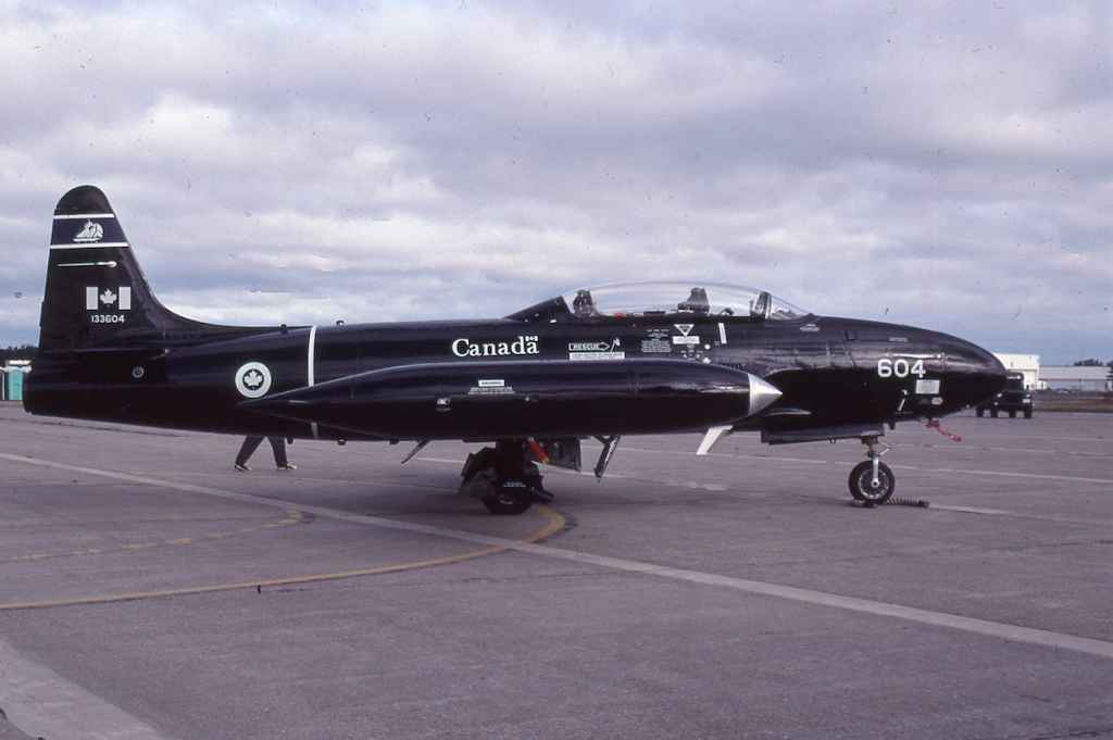 Canadian Armed Forces CT-33 133604 black special paint September 2000.