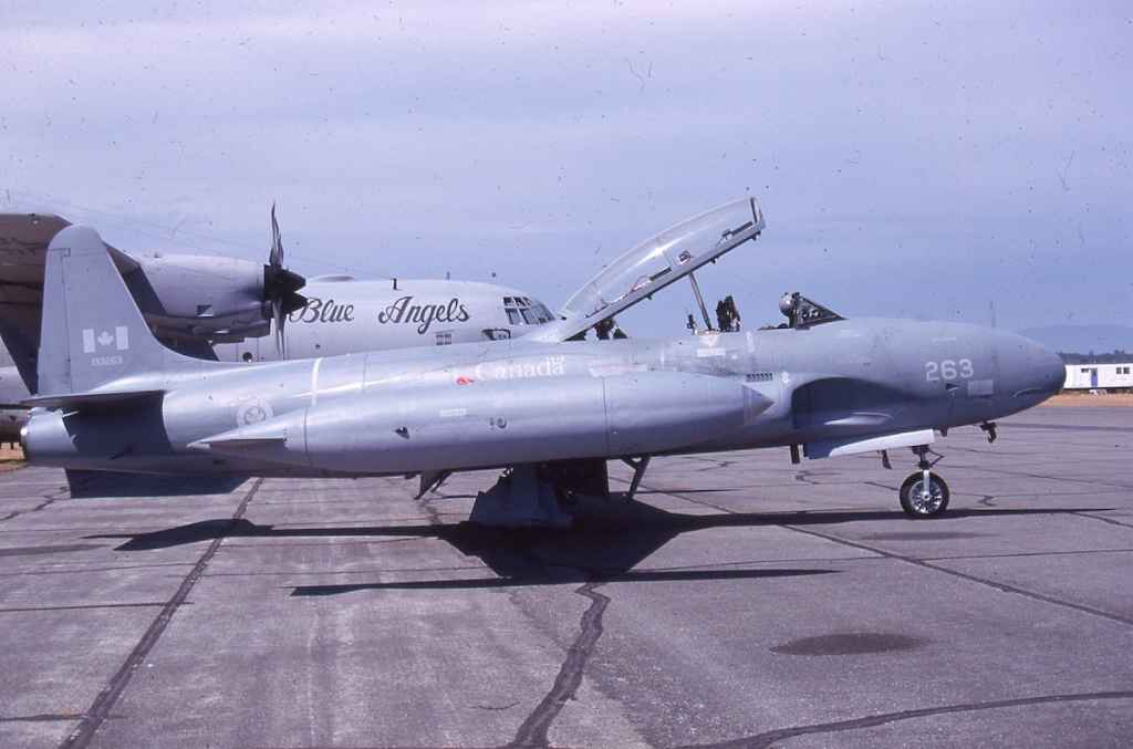 Canadian Armed Forces CT33 133263 at the Abbotsford Airshow August 1990.