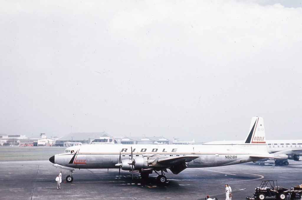 Riddle Airlines DC-7 N8218H Tokyo 1960s.