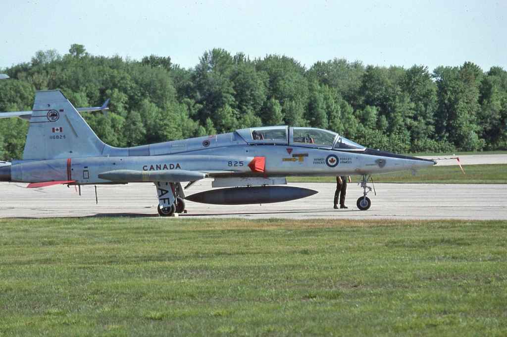 Canadian Armed Forces CF5 116825 of 419 Squadron at London June 1994.