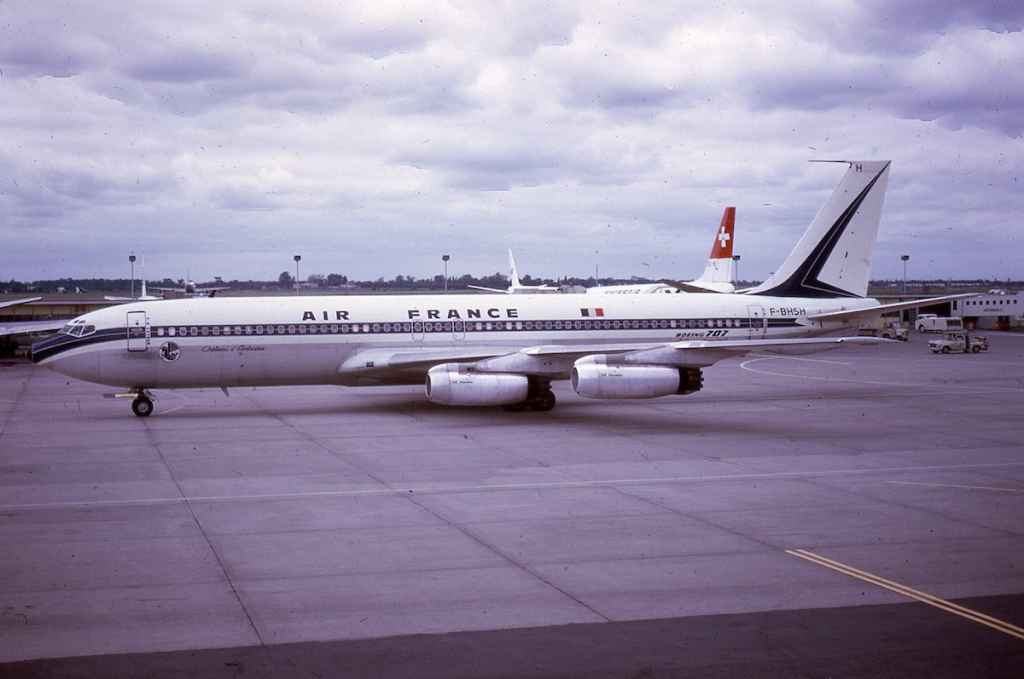 Air France 707 F-BHSH at Montreal in June 1970.