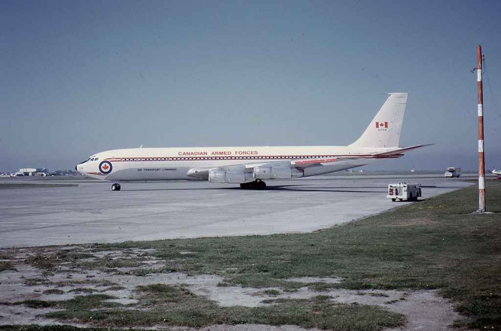 Canadian Armed Forces Boeing 707 CC-137 13704 at Vancouver's AMU facility September 1970.