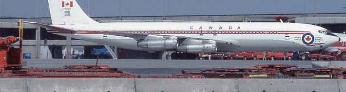 Canadian Armed Forces Boeing 707 CC-137 1970s-1990s – Photo History Canadian Armed Forces Boeing 707 CC-137 13704 at Vancouver June 1982 (Henry Tenby slide).