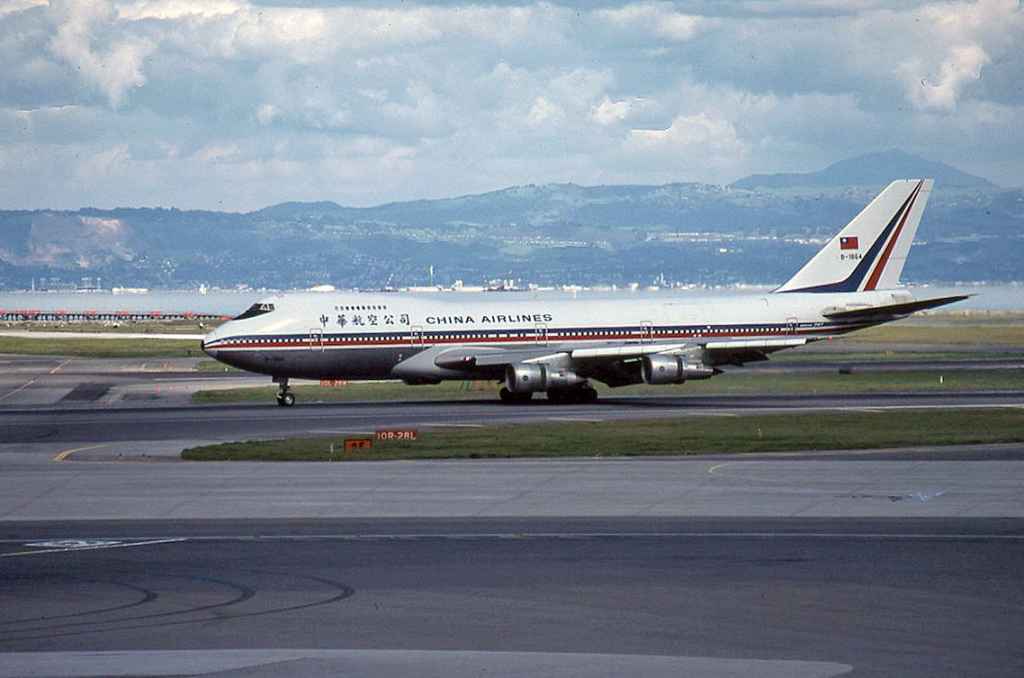 China Airlines Boeing 747 classic B-1864 at San Francisco March 1980.