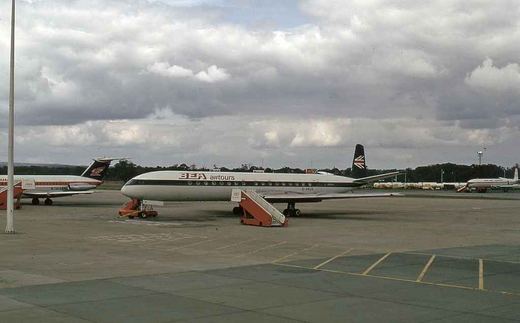 BEA Comet 4B G-ARJK Gatwick June 1972.