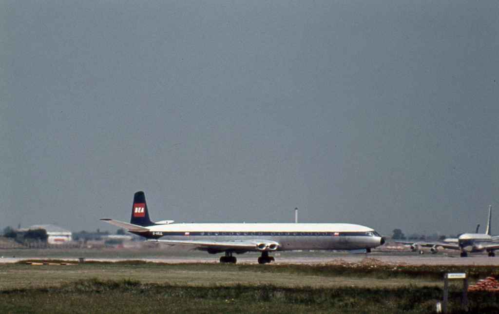 BEA Comet G-ARDI Heathrow 1960s.