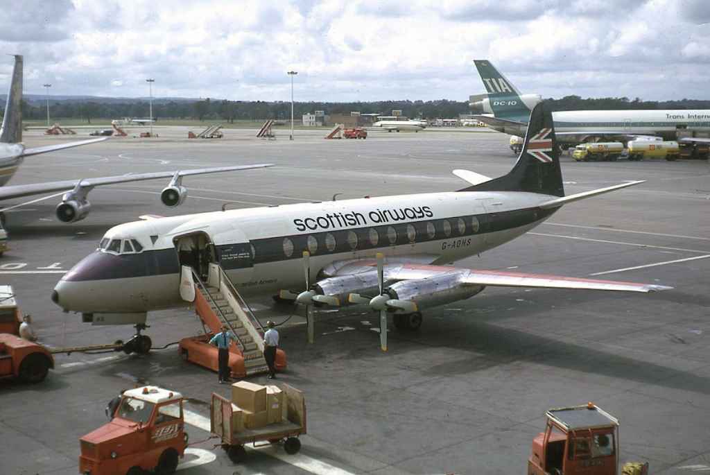BEA Scottish Airways Viscount G-AOHS Gatwick August 1973