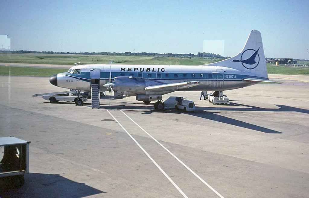 Republic Convair 580 N7517U DTW MAY 1981.