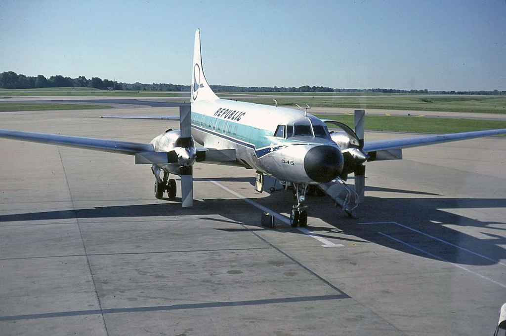 Republic Convair 580 N4822C DTW MAY 1981