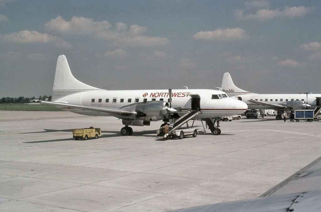 Northwest Convair 580 N2729R DTW SEP 1986 in former Republic colours.